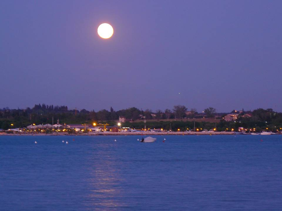 Peschiera di Garda - 2009 - Moonrise