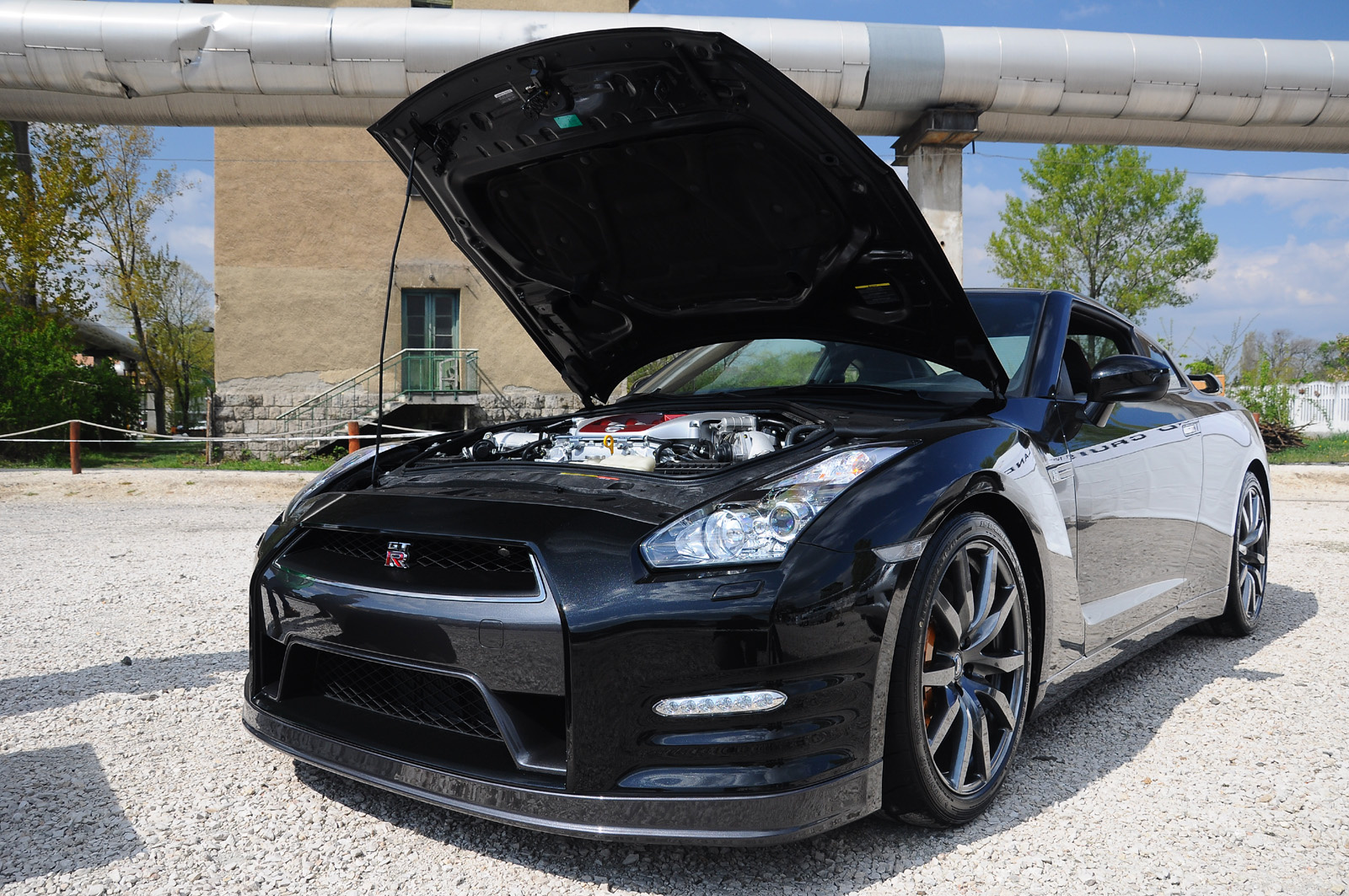 Nissan GT-R