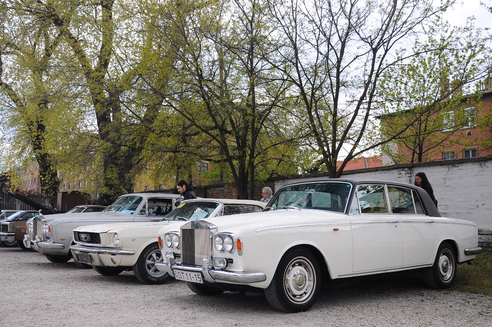 Rolls-Royce Silver Shadow x2+ Ford Mustang Convertible