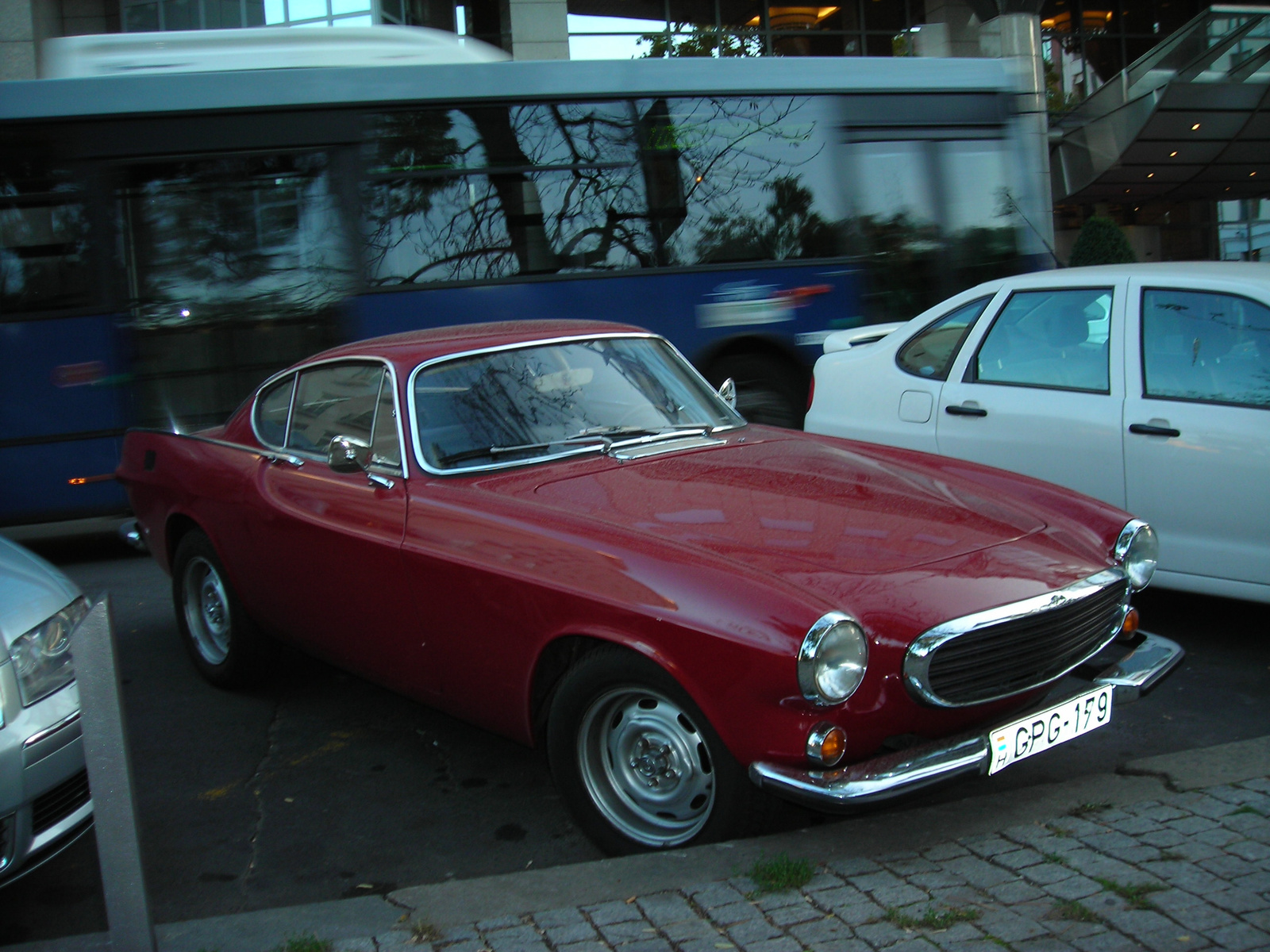 Volvo P1800