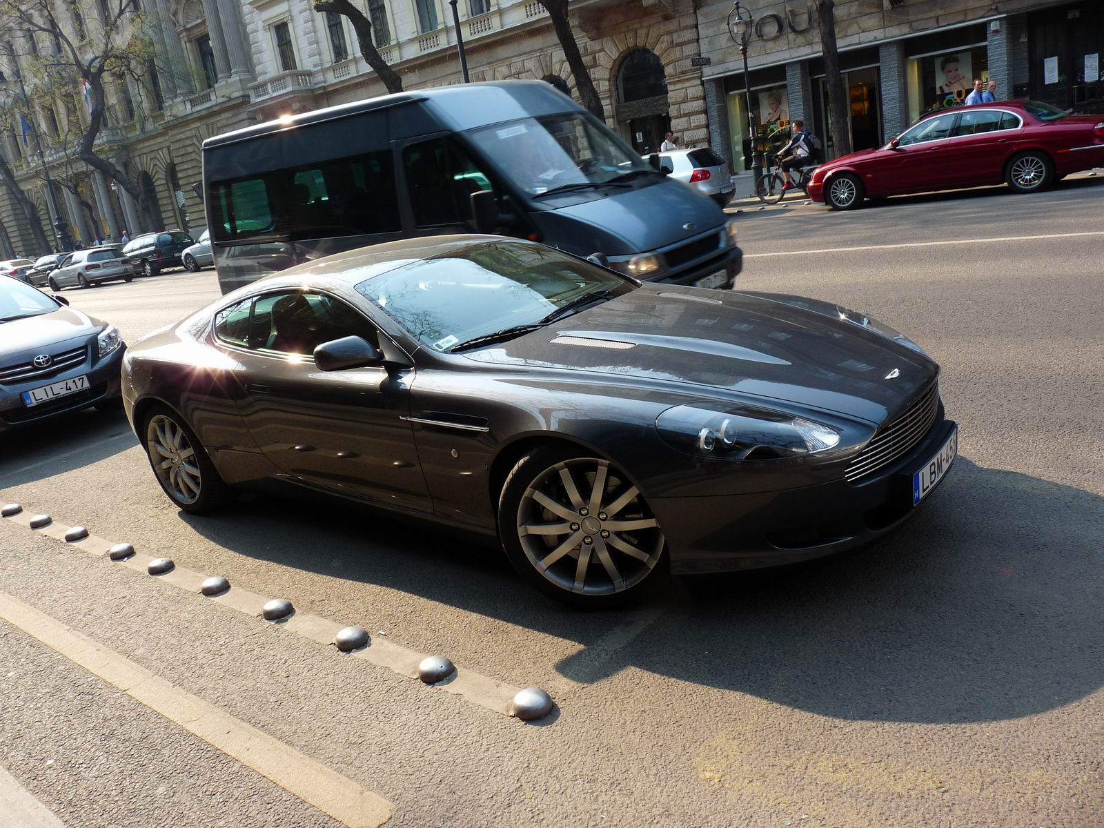 Aston Martin DB9