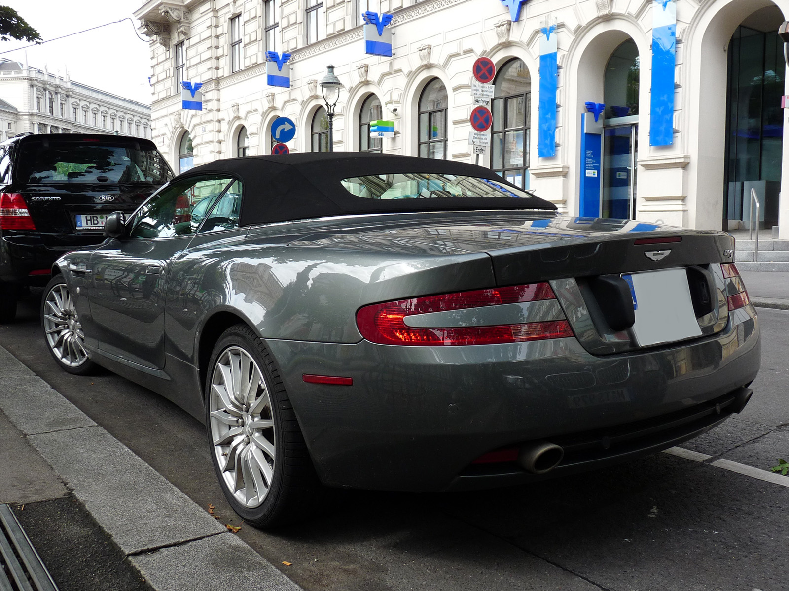 Aston Martin DB9 Volante