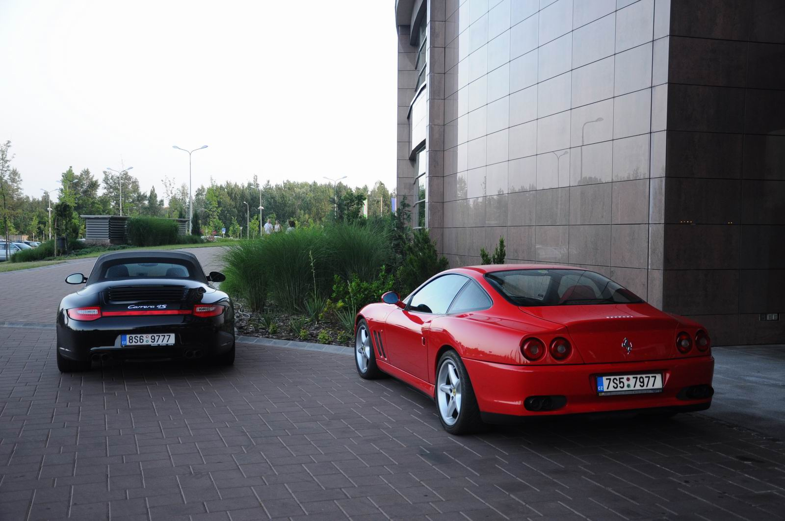 Porsche 911 Carrera 4S Cabrio - Ferrari 550 Maranello