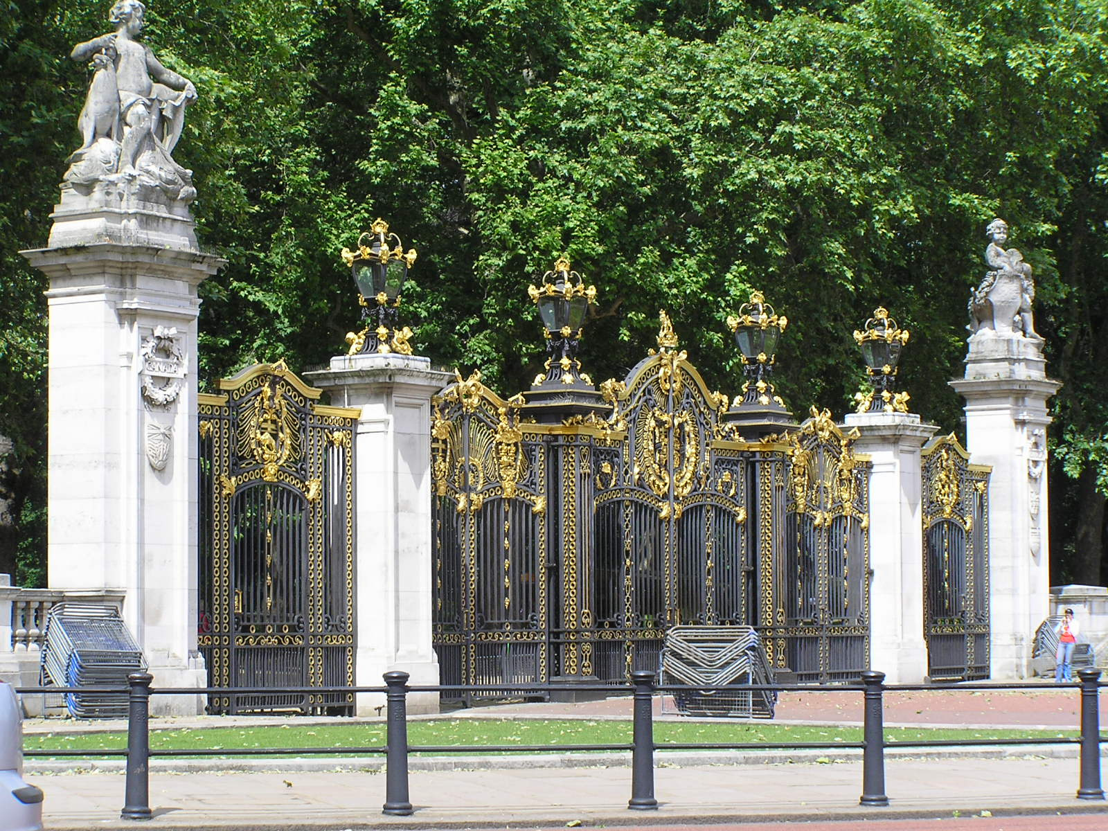 London 130 Buckingham palota kerítése