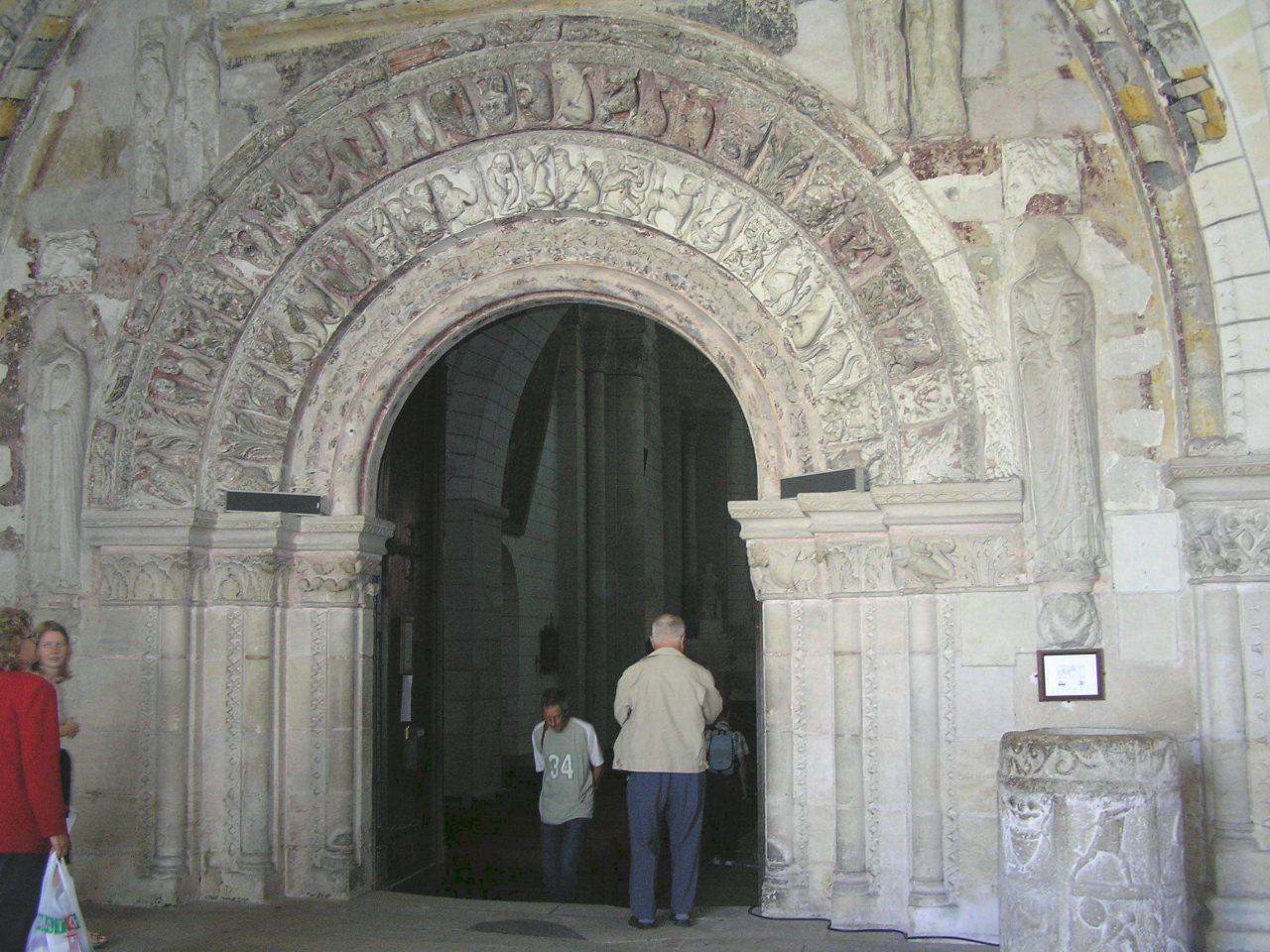 0463 Loches templombejárat