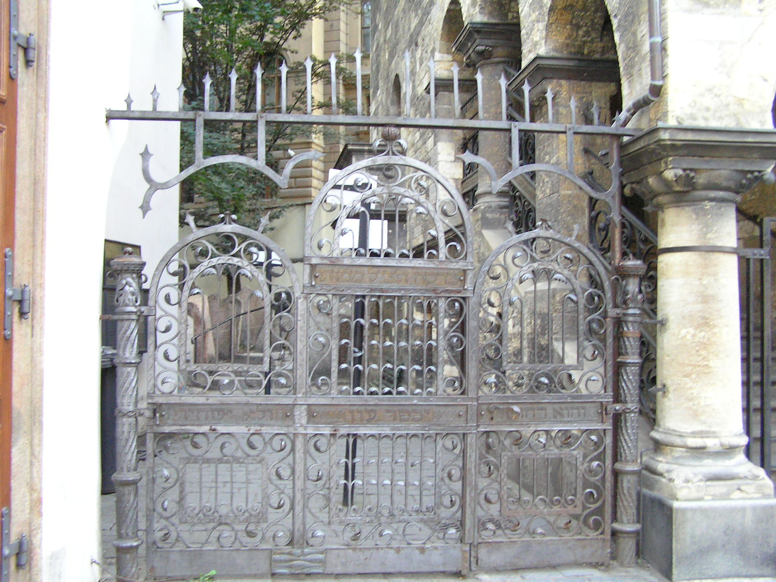380 prága,Zsidó temető kapuja