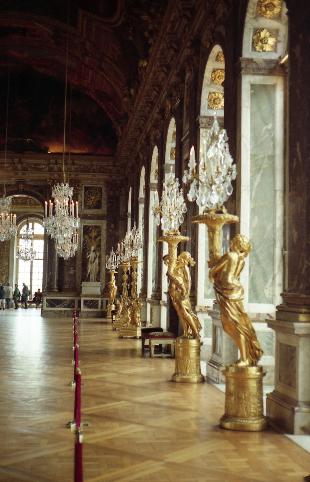 356 Versailles Tükörterem