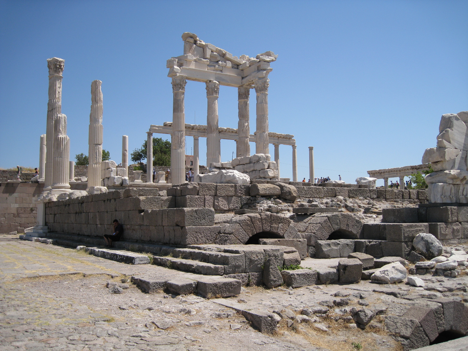 Pergamon 019