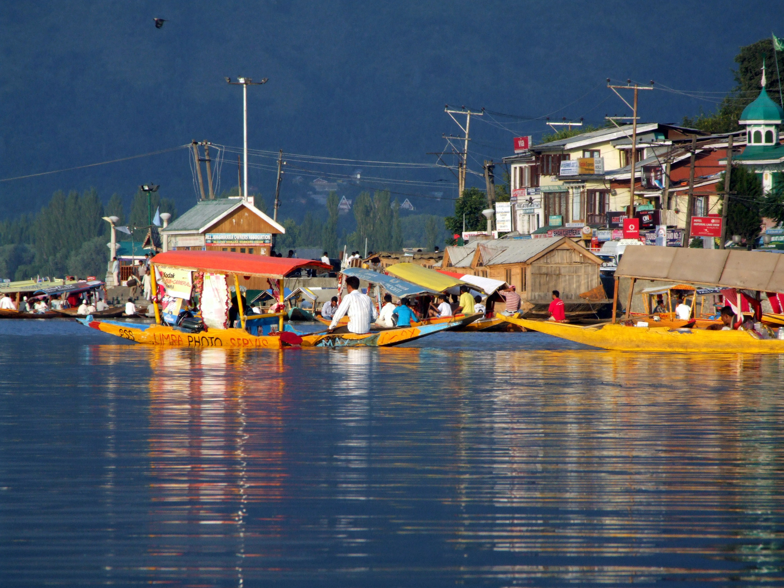 Srinagar: Dal lake