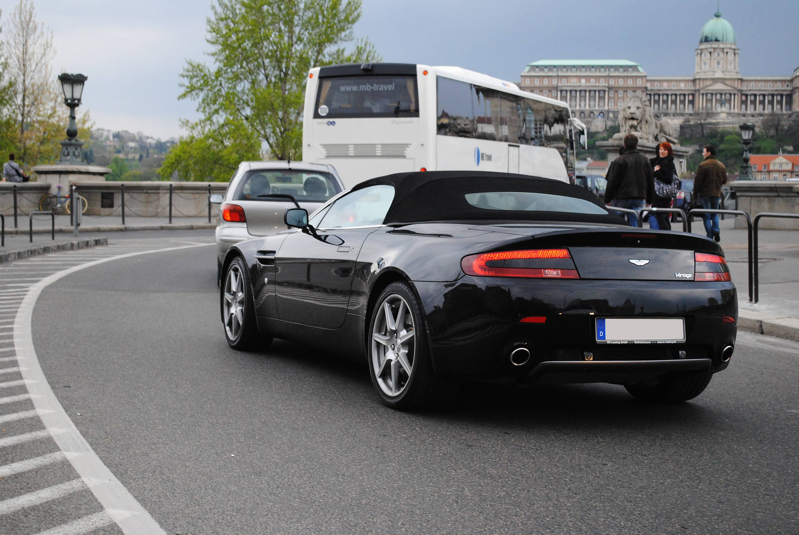 Aston Martin V8 Vantage Roadster