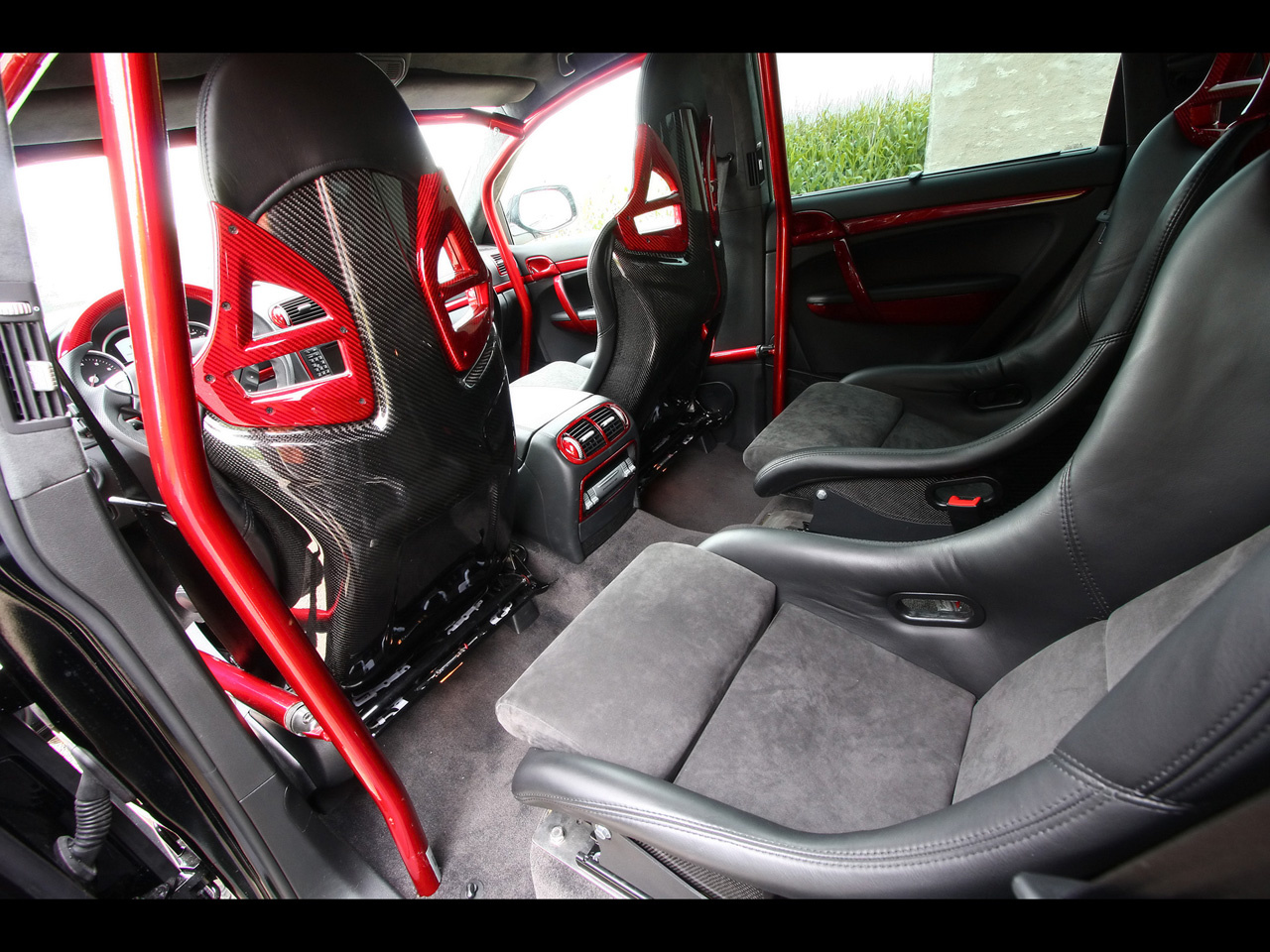 2010-Enco-Gladiator-700-Porsche-Cayenne-GT-Biturbo-Interior-2-12