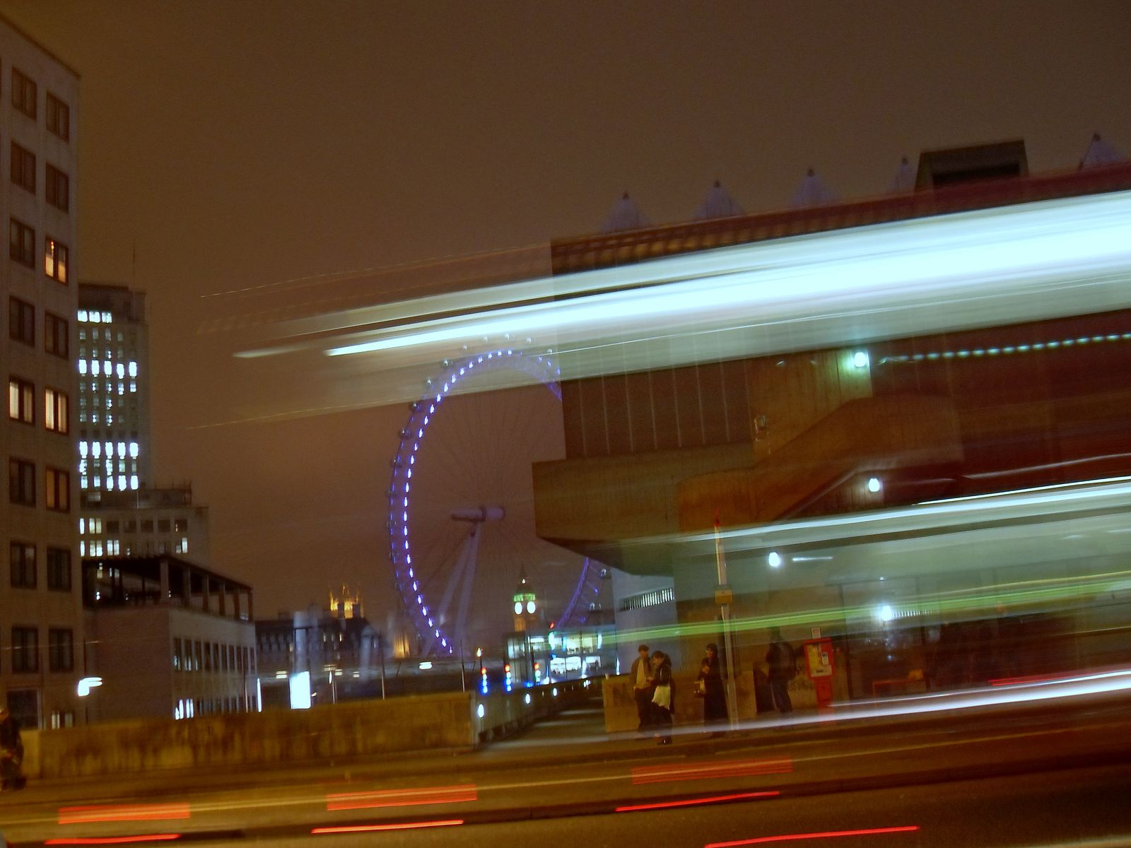 Waterloo Bridge es kornyeke (1)