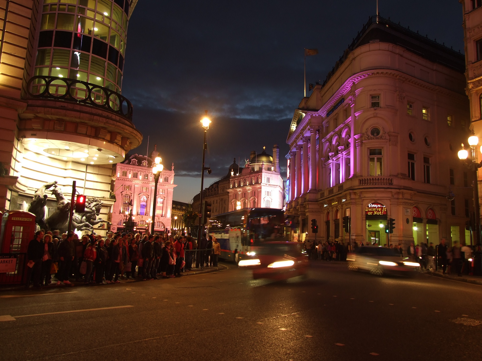 Piccadilly Circus night