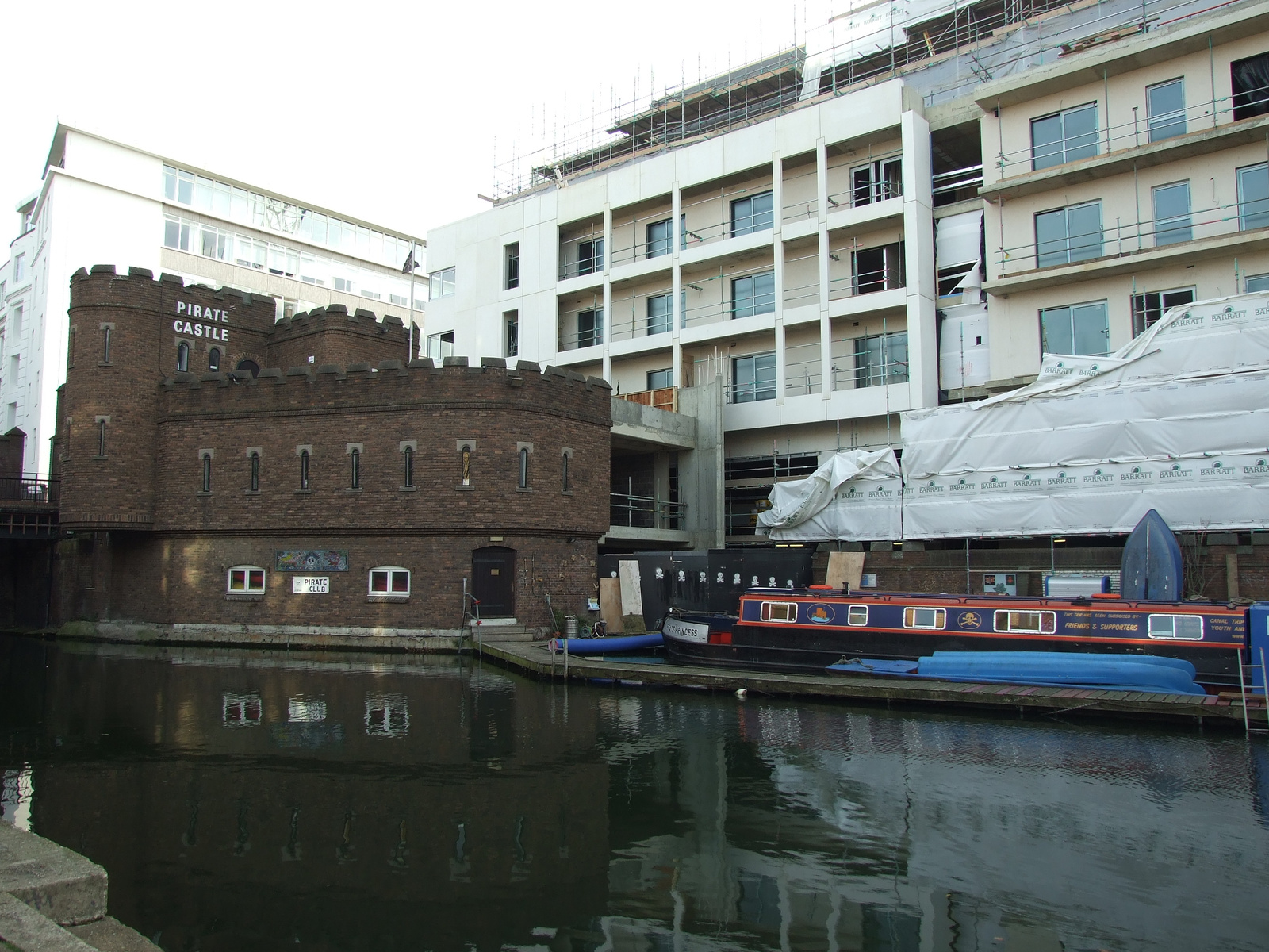 Club, Regent's Canal