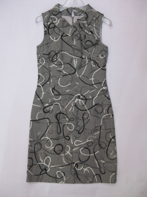 91010A-05   CHANEL GREY WOOL DRESS SIZE 2 4 6 PRICE USD43