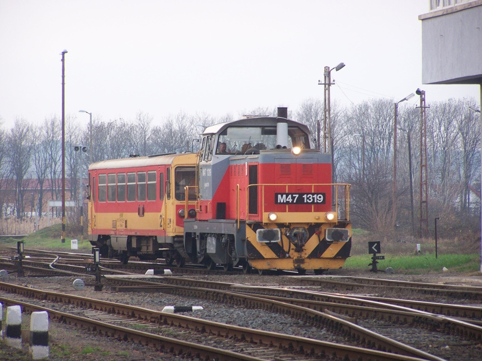 M47 - 1319 + Bzmot - 164 Bátaszék (2009.12.06).