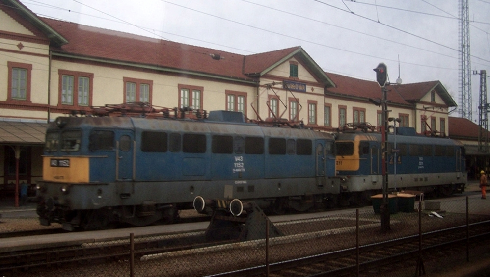 V43 - 1152 + V43 - 3211 Dombóvár (2009.12.13).