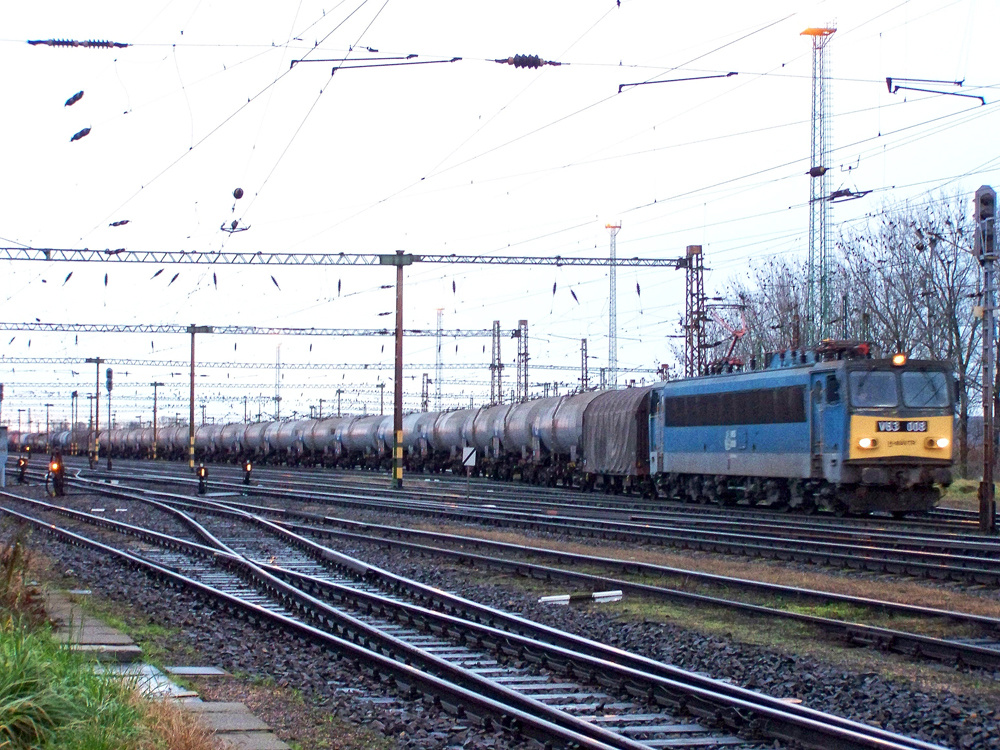 V63 - 008 Dombóvár (2010.11.10).