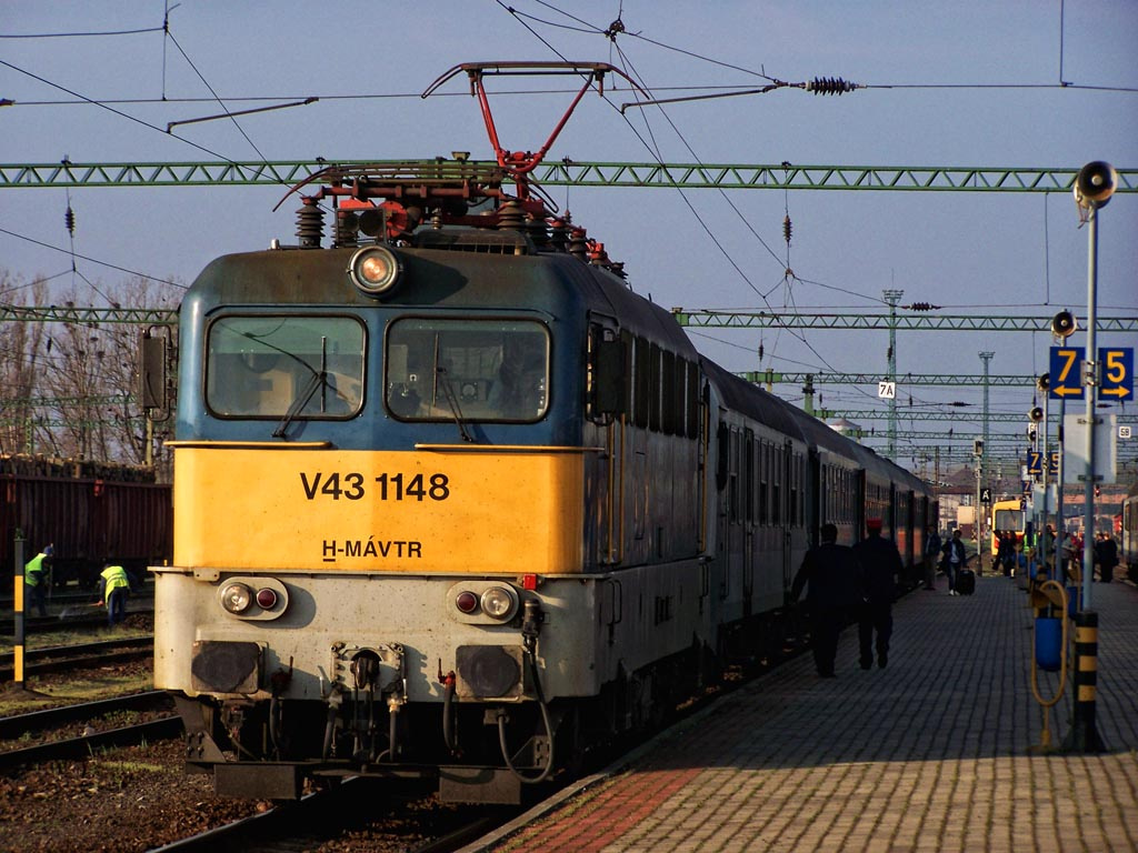 V43 - 1148 Dombóvár (2011.04.06)01.