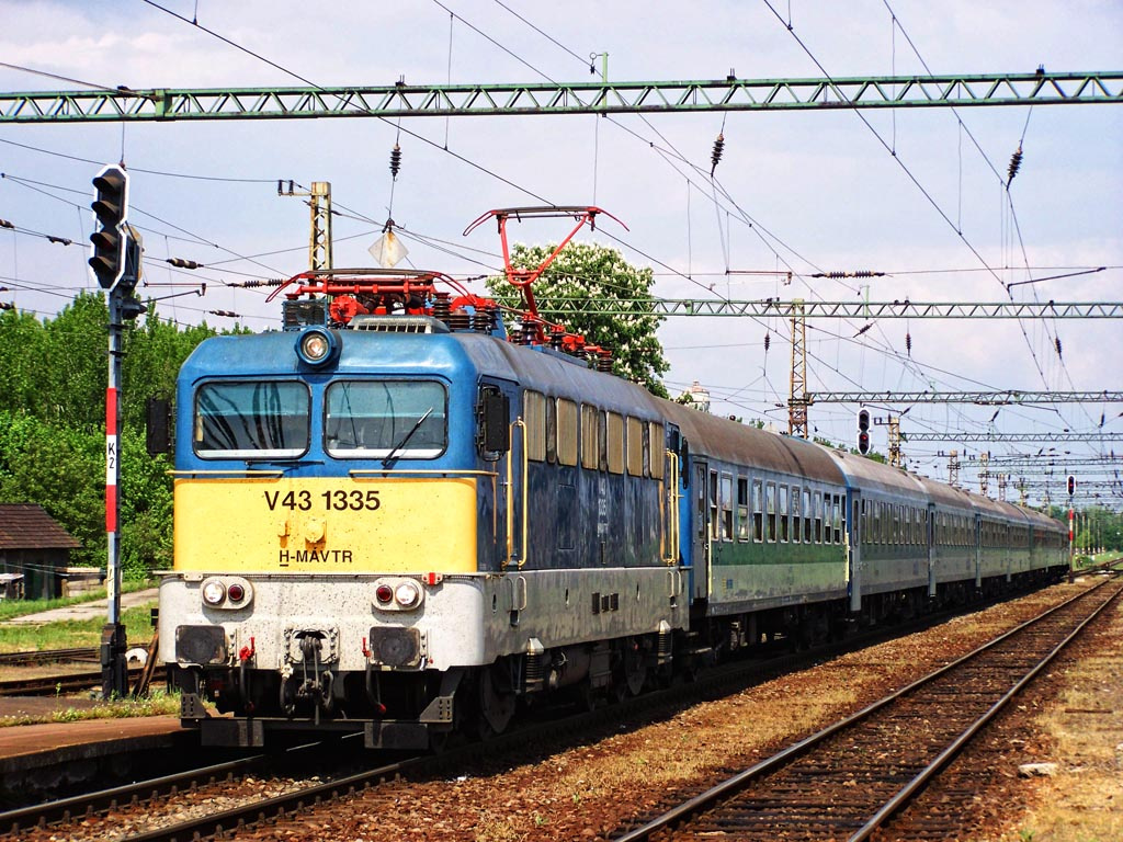 V43 - 1335 Dombóvár (2011.04.29).