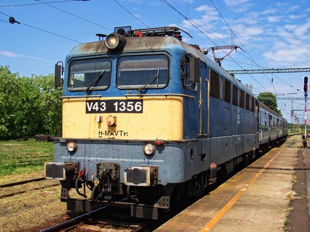 V43 - 1356 Dombóvár (2011.05.17).