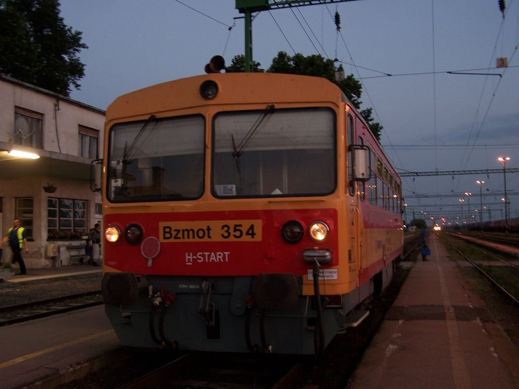 Bzmot - 354 Sárbogárd (2011.06.11).