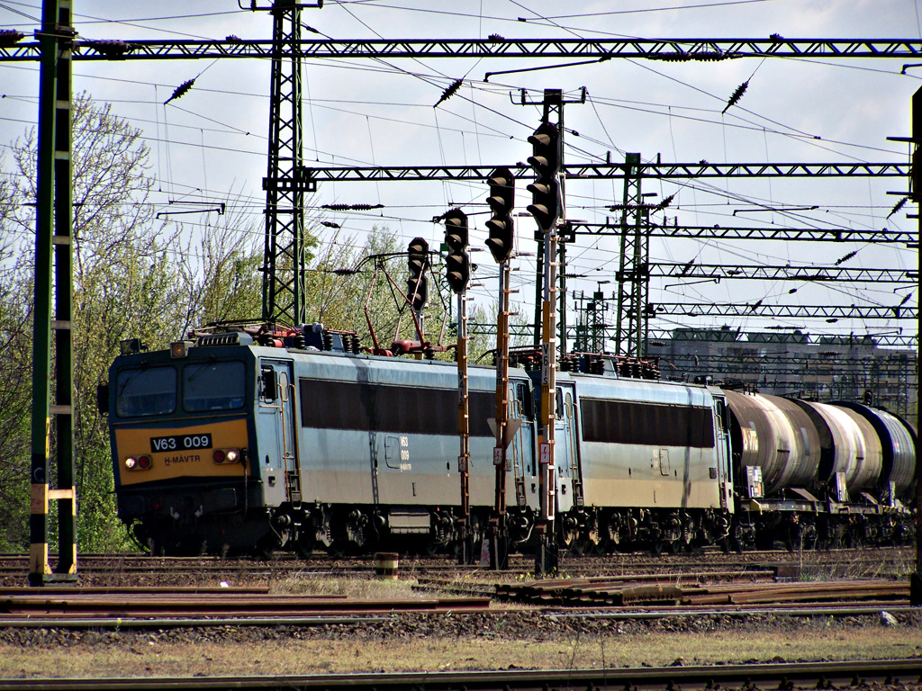 V63 - 009 + V63 - 041 Kelenföld (2011.04.09)