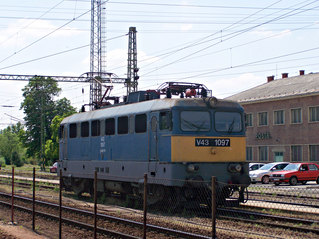 V43 - 1097 Dombóvár (2011.05.29)02.