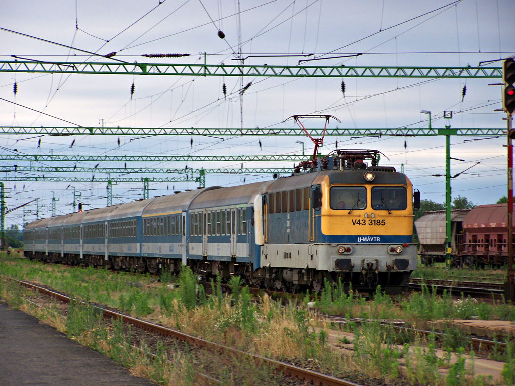 V43 - 3185 Sárbogárd (2011.06.19).