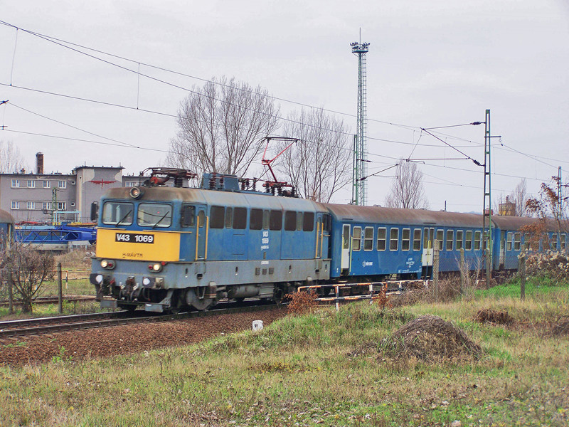 V43 - 1069 Dombóvár (2009.12.13).