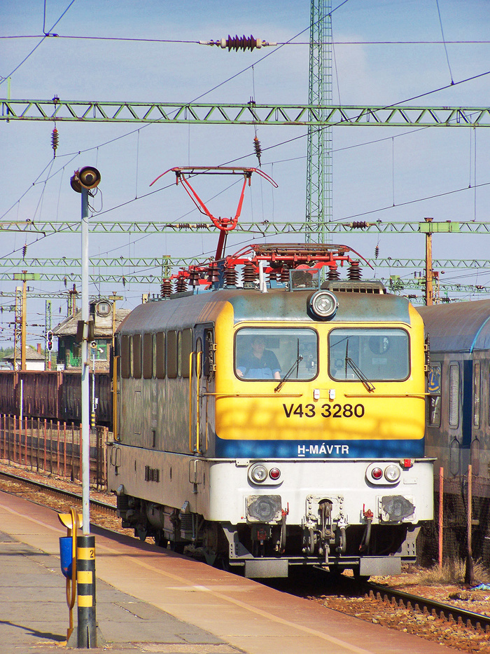 V43 - 3280 Dombóvár (2009.10.06).