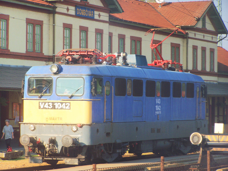 V43 - 1042 Dombóvár (2010.09.23).