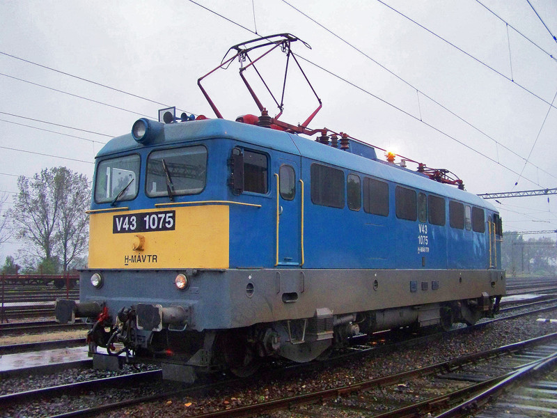 V43 - 1075 Dombóvár (2010.09.27).