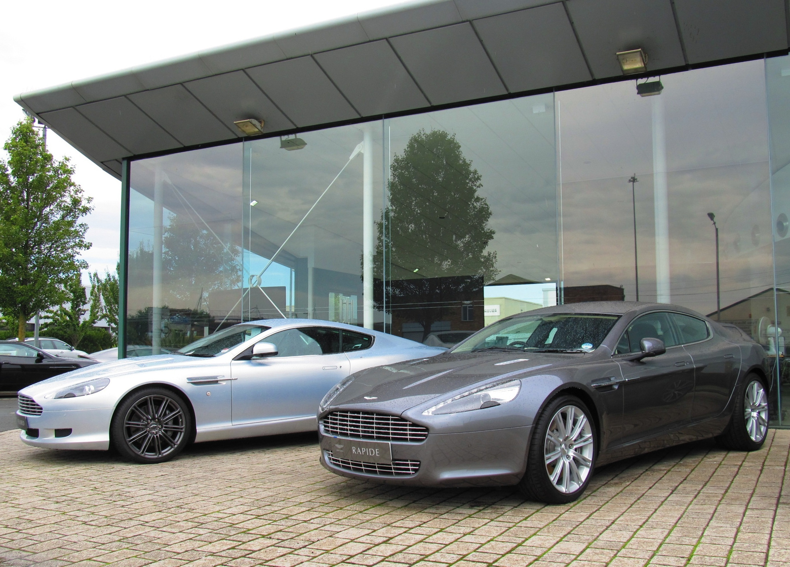 Aston Martin DB9 - Rapide