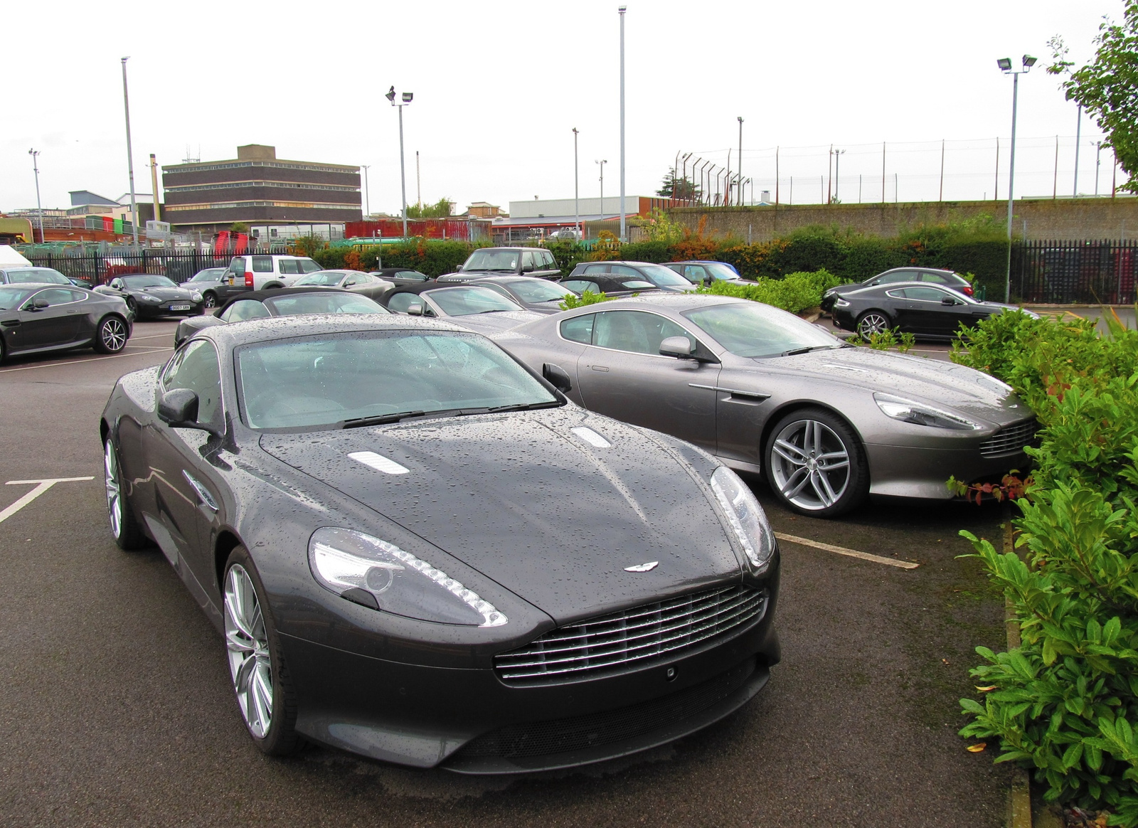 Aston Martin Virage 2x