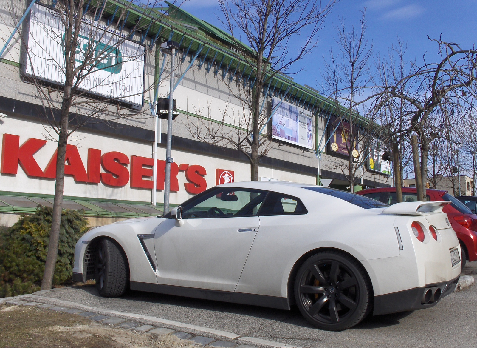 Nissan GT-R