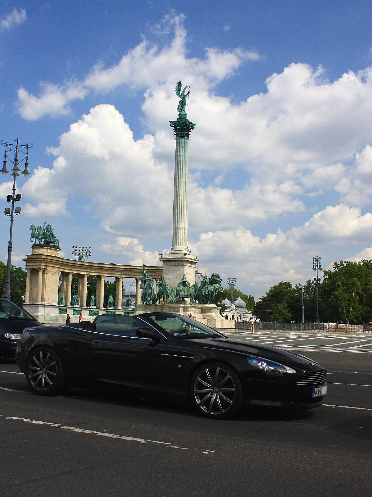 Aston Martin DB9 Volante