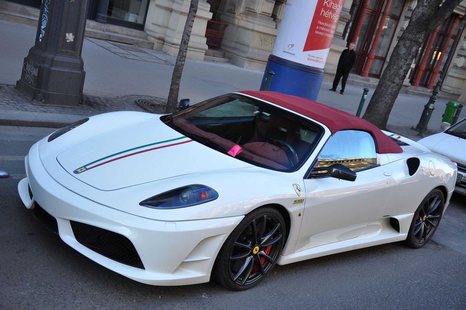 Ferrari Scuderia Spider 16M 024