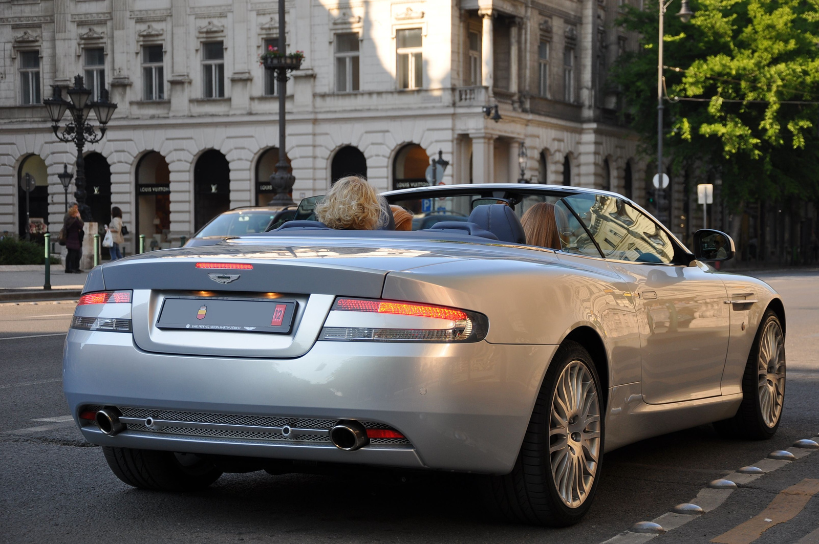 Aston Martin DB9 Volante 101