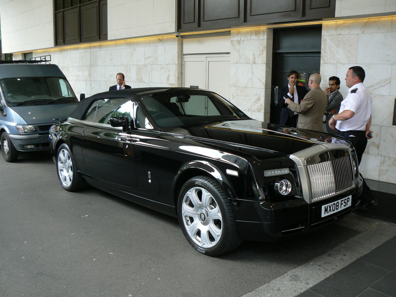 (1) Rolls-Royce Drophead Coupe