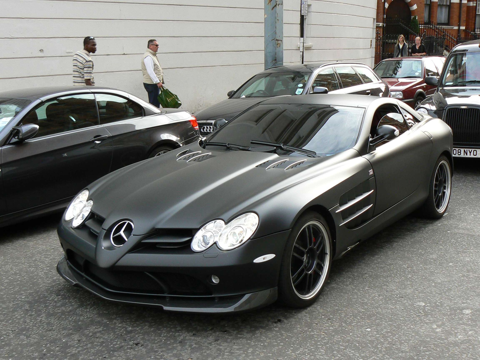 (6) McLaren Mercedes SLR 722