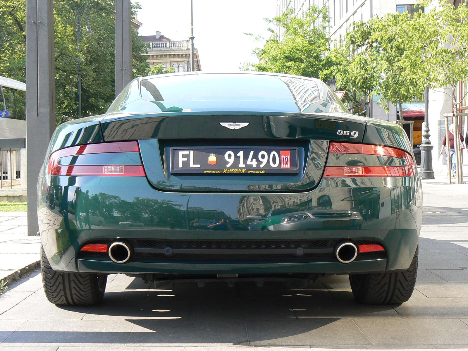 Aston Martin DB9 043