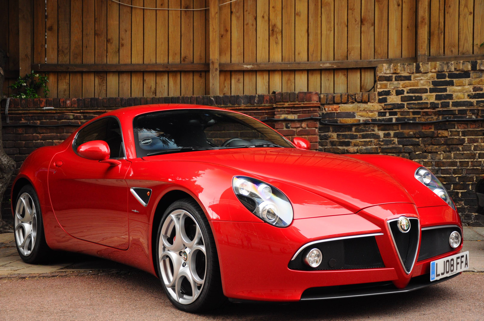 Alfa Romeo 8C