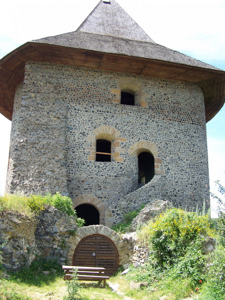 Somoskői vár, északi torony