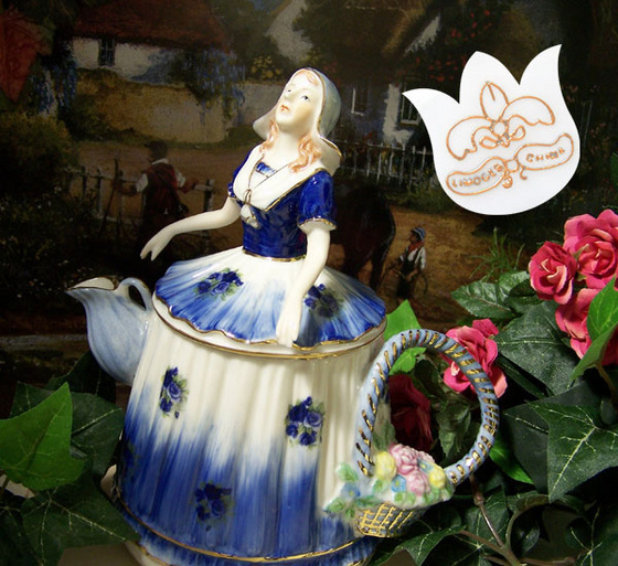 1-15904Dutch Girl teapot