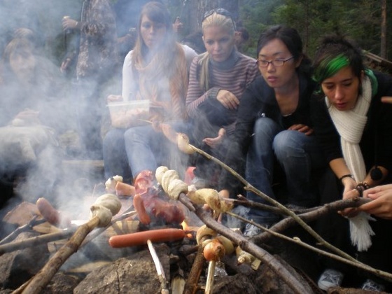 hosszú séta után Bratwurst ebédre