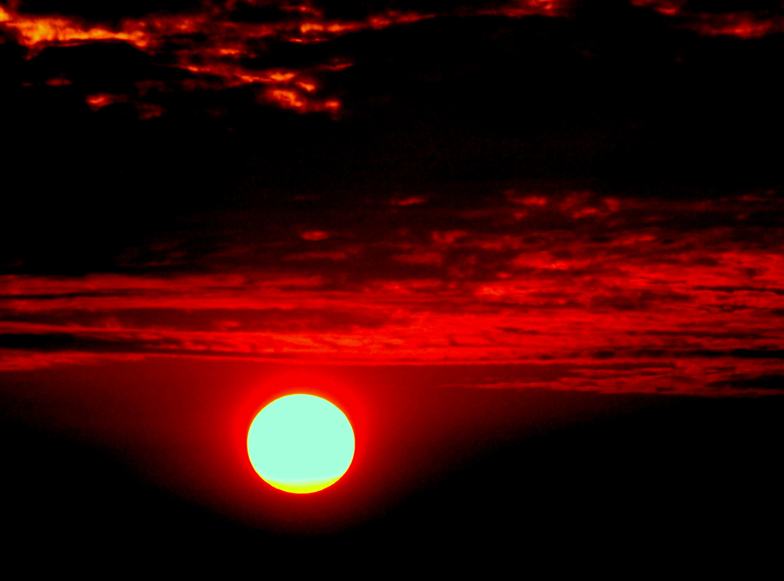 Vörös Nap (Red Sun)