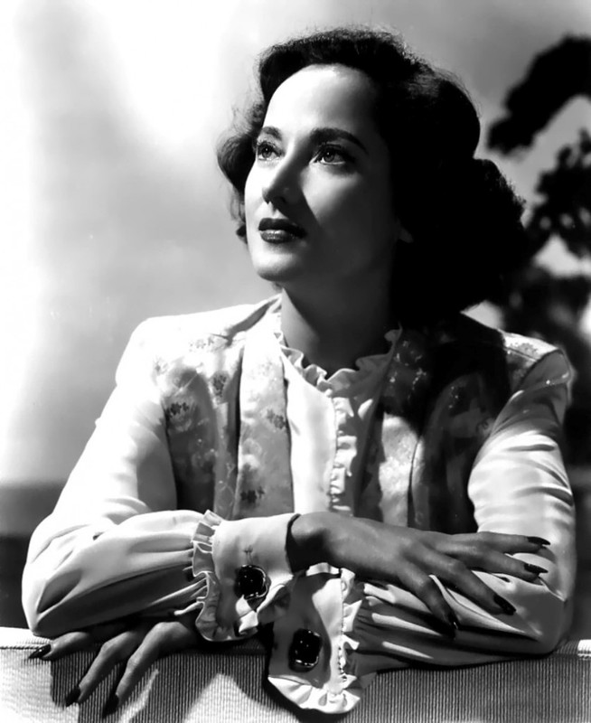 merleoberon0162rge6-837x1024