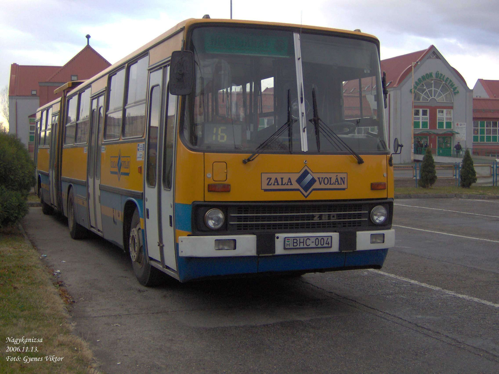 Ikarus 280-BHC-004 2