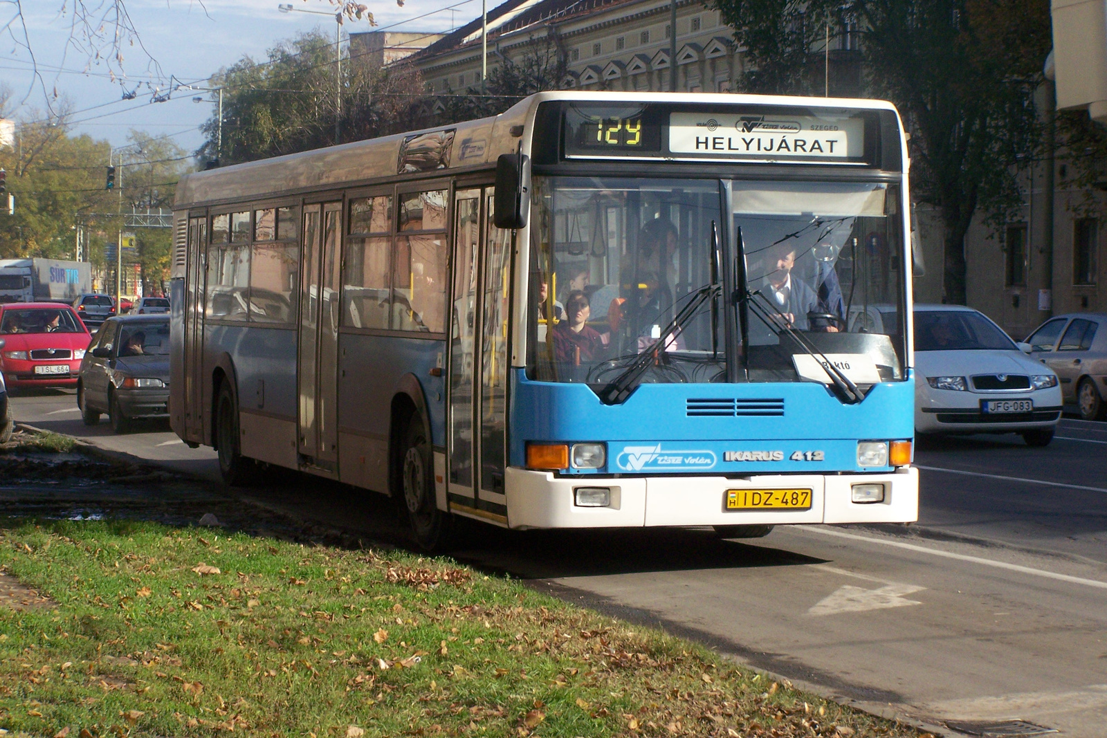 Ikarus 412-IDZ-487